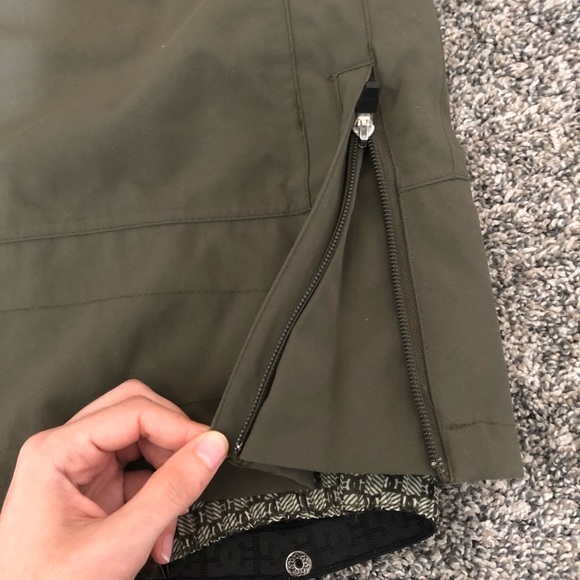 Men DC GREEN Snow pants with Orange suspenders - Picture 8 of 16